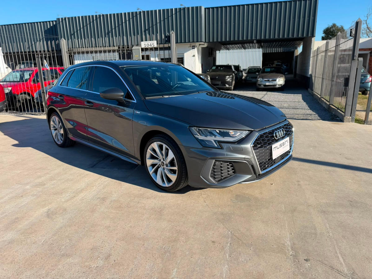 Audi A3 S Line en el salón de Mussini Automóviles
