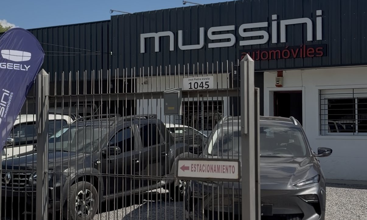 Frente del local de Mussini Automóviles en Av. José Pedro Varela 1045